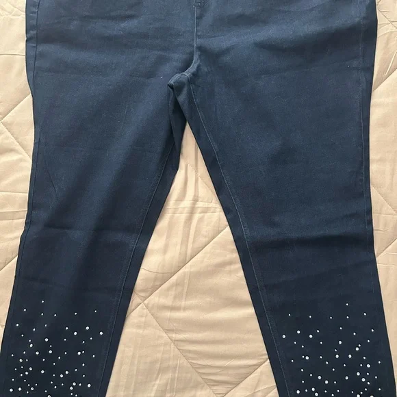 Isaac Mizrahi Live Embellished Denim Jeans Size 26 - Picture 2 of 2